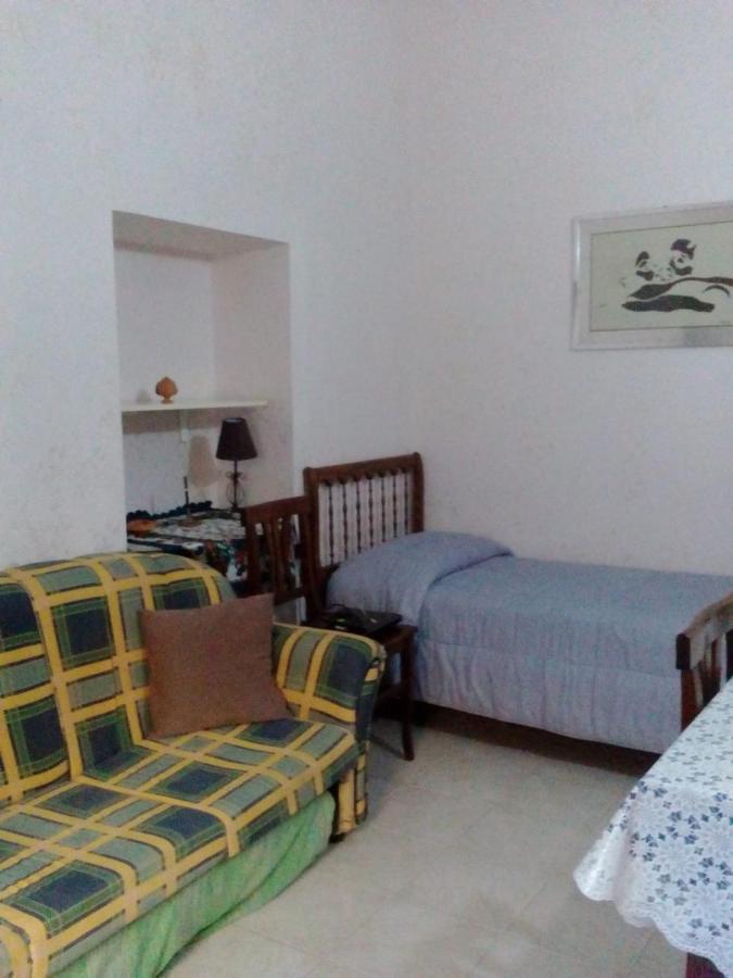 Camere Simili A Ostello Solo Per Uomini - Hostel-Like Rooms Only For Man Tarente Extérieur photo